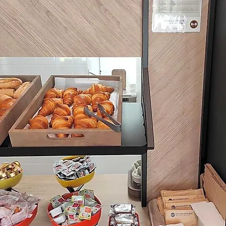 Centre Gare Porte Du Luxembourg A31- Confort Climatise 酒店 3*